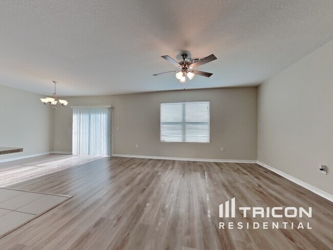 Building Photo - 10442 Whispering Hammock Dr