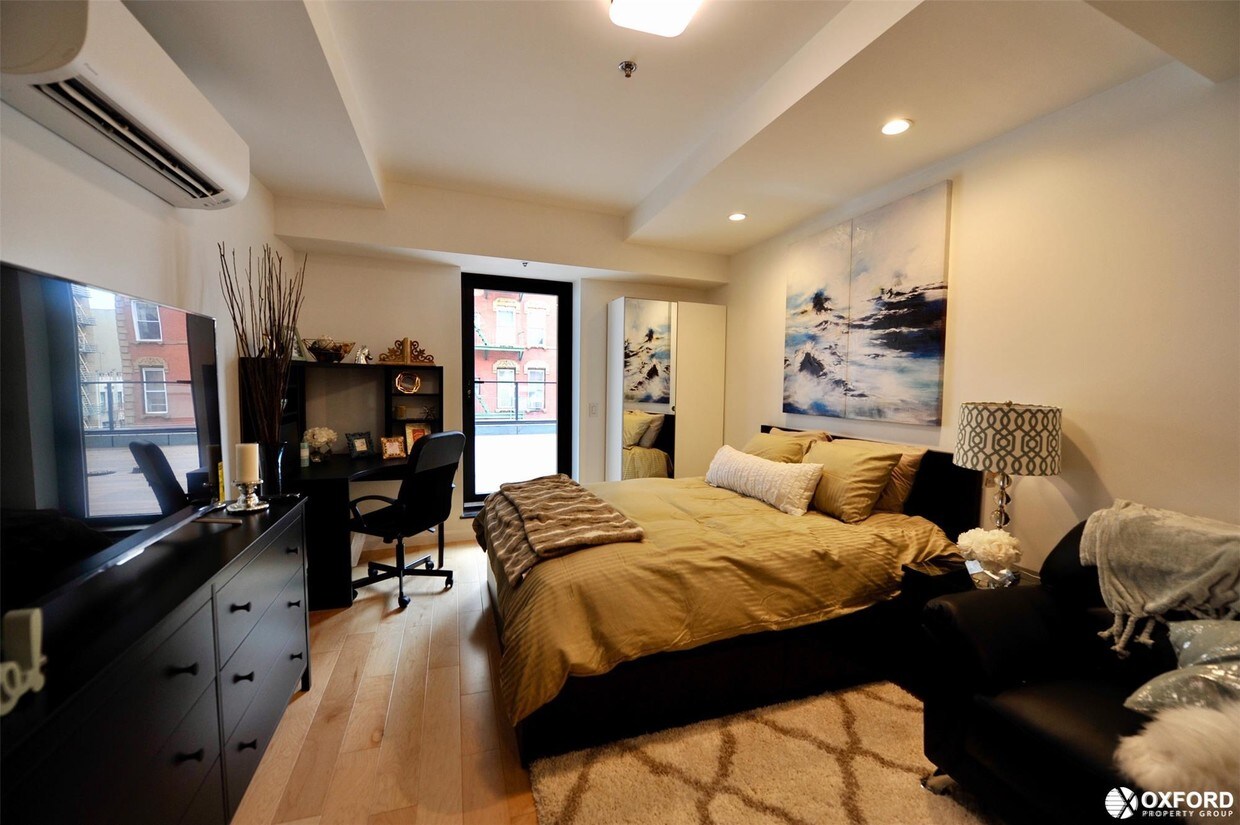 Foto principal - 227 Grand Street