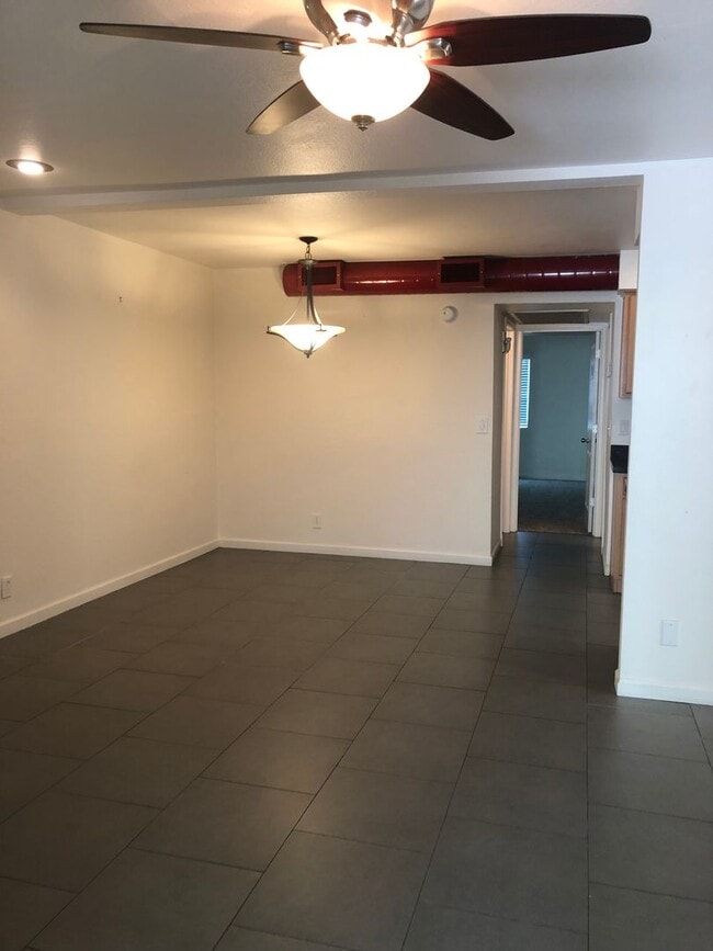 Building Photo - Melrose District 2 Bedroom / 2 Bath Ground...