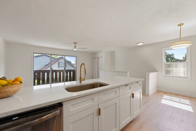 Building Photo - 7753 W Emerald Ct