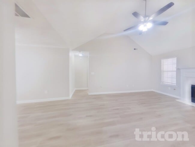 Building Photo - 162 Willow Springs Ln