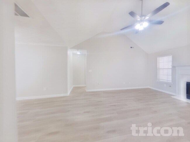 Foto del edificio - 162 Willow Springs Ln