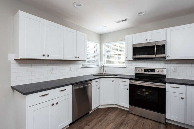 Foto del edificio - 1291 Chatfield St