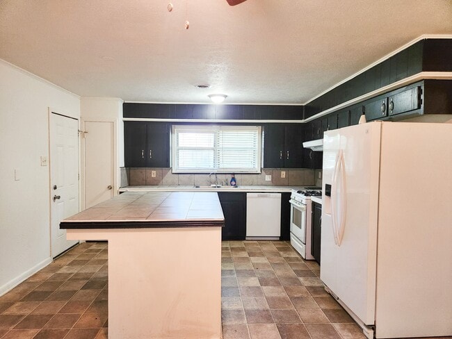 Building Photo - 1307 Dwinnell St