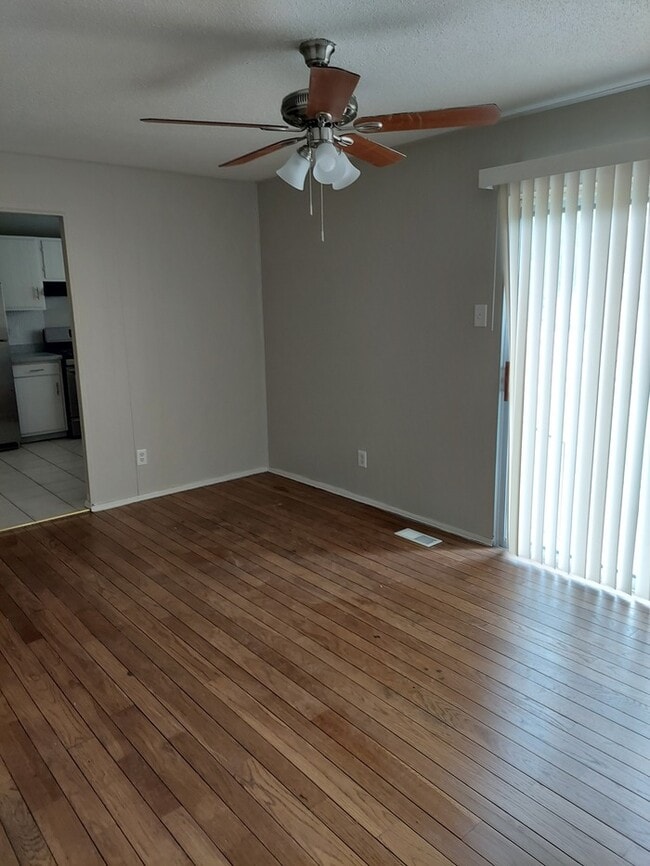 Building Photo - 6530 Los Cimas Dr Florissant, MO