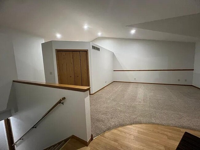 Building Photo - 104 N Belmont Dr