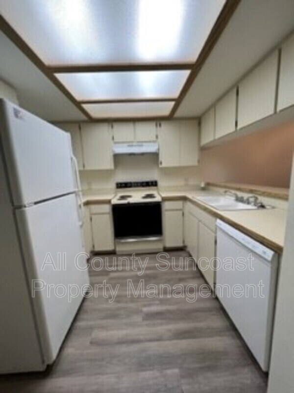 Foto del edificio - 12191 117th St N