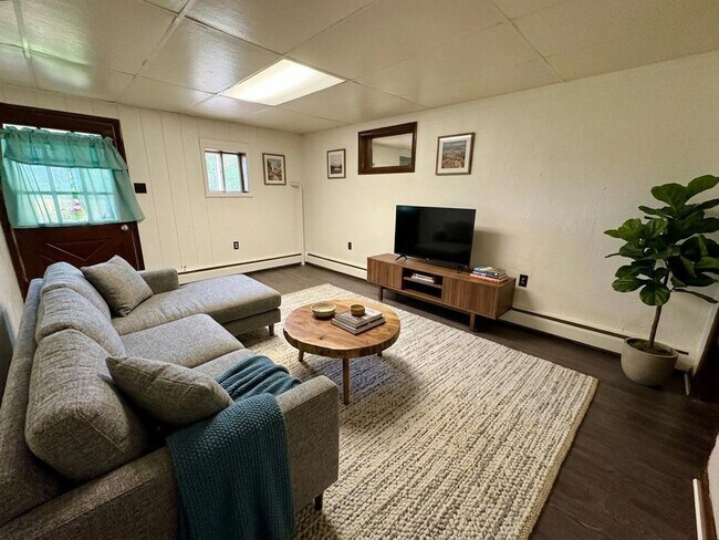 Foto del edificio - 3630 Colebrook Rd
