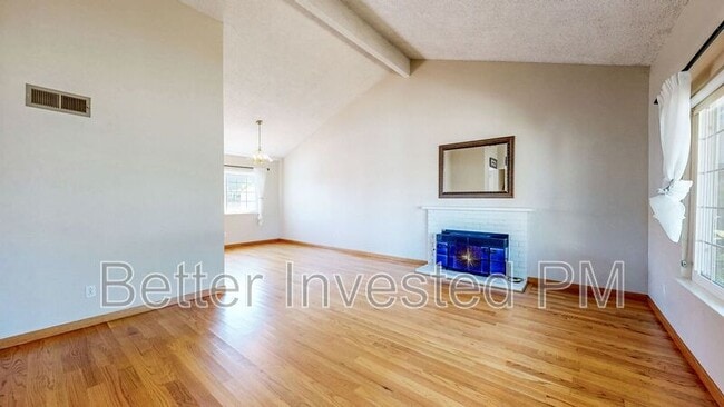 Building Photo - 848 Sprucewood Ct