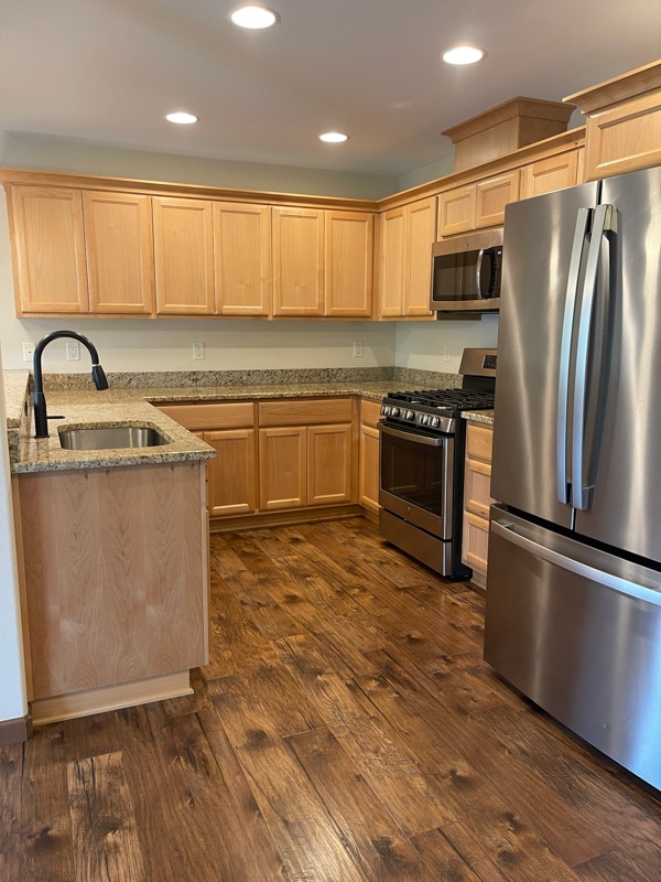 Building Photo - 1009 SW Juniper Gdns Ln