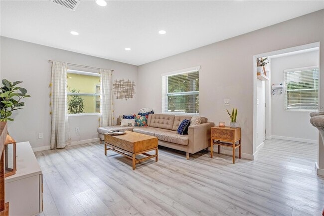 Foto del edificio - 1891 Oglesby Ave