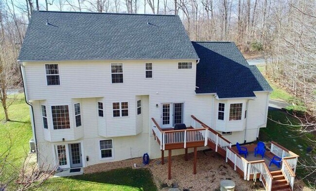 Foto del edificio - Rare 4BR Estate-Style Home on Nearly 4 Acres in Stafford, VA | 3,000+ Sq Ft | Near Quantico, VRE ...