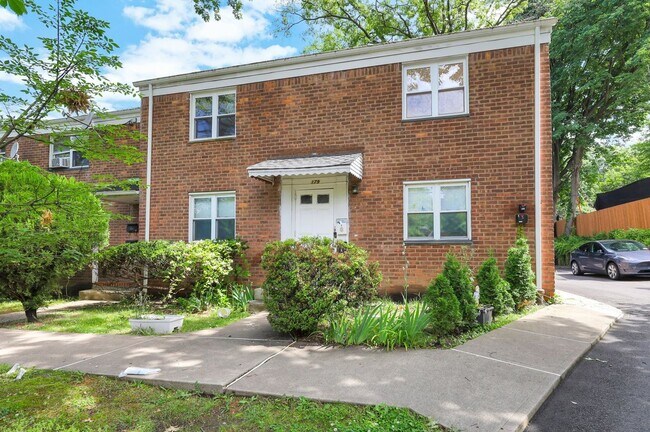 Building Photo - 179 Christie Heights #B, B