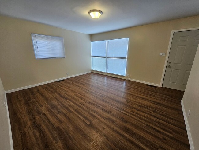 Foto del edificio - Newly Renovated 3 bed, 1 bath, McKinley Te...