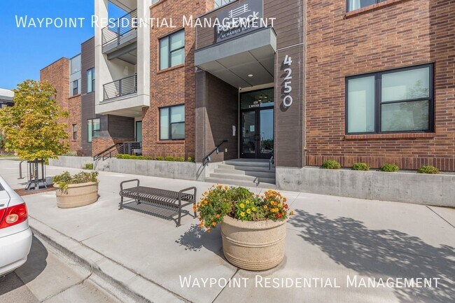Foto del edificio - 4250 E Haystack St