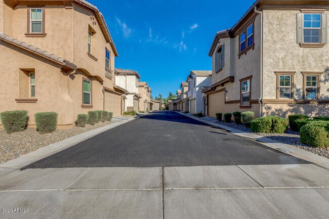 Building Photo - 4770 E Tierra Buena Ln