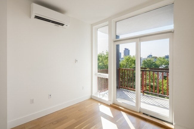 Building Photo - 137 Bayard St