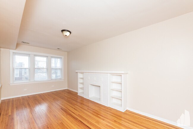 Foto del edificio - 4449 N Hamlin Ave