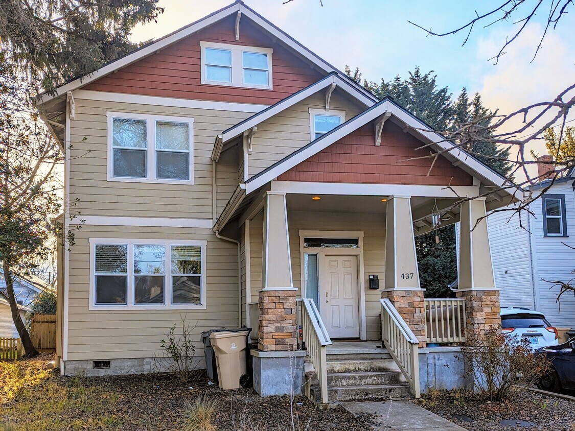 Primary Photo - 437 NW 14th St