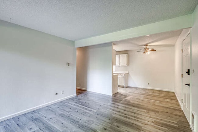 Foto del edificio - 1061 W Beaver Creek Blvd