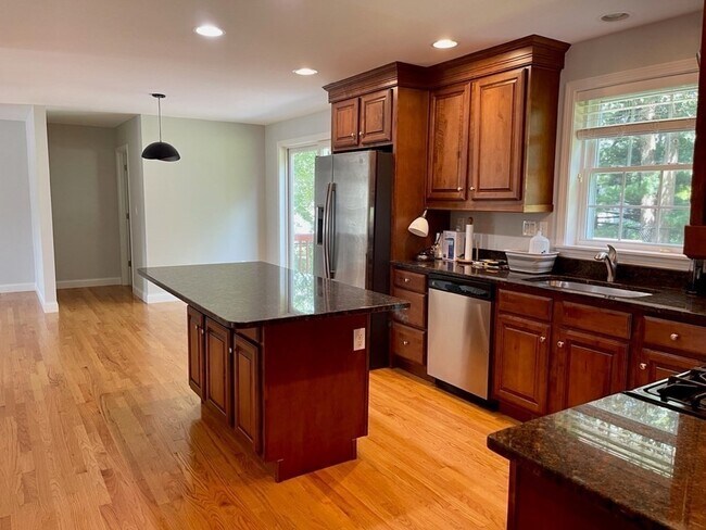 Foto del edificio - 28 Overlook Ave