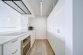 Building Photo - 1900 Sunset Harbour Dr