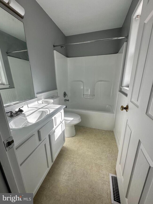 10520 Crestfield Ln, Spotsylvania Courthouse, VA 22553 House Rental