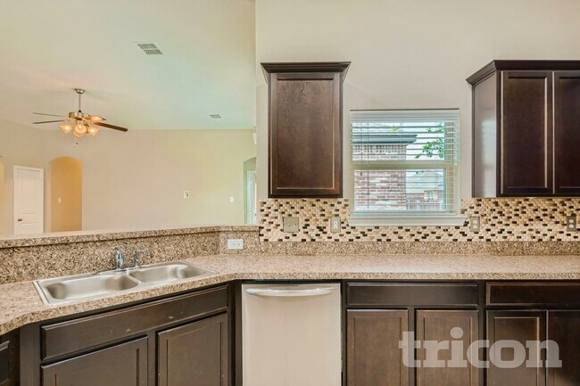 Building Photo - 221 Anthony Ln