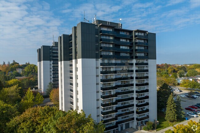 Photo du bâtiment - Riverside Towers