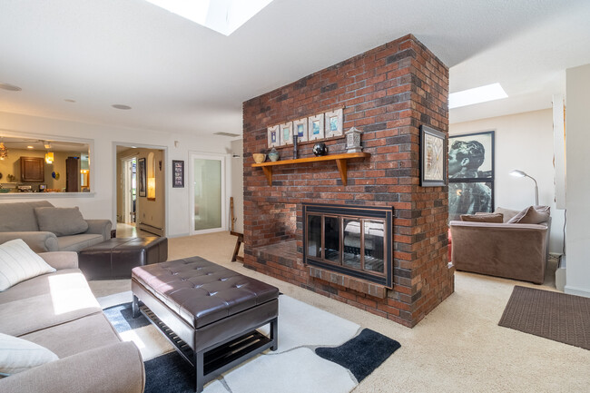 Foto del edificio - 19 Brookside Dr