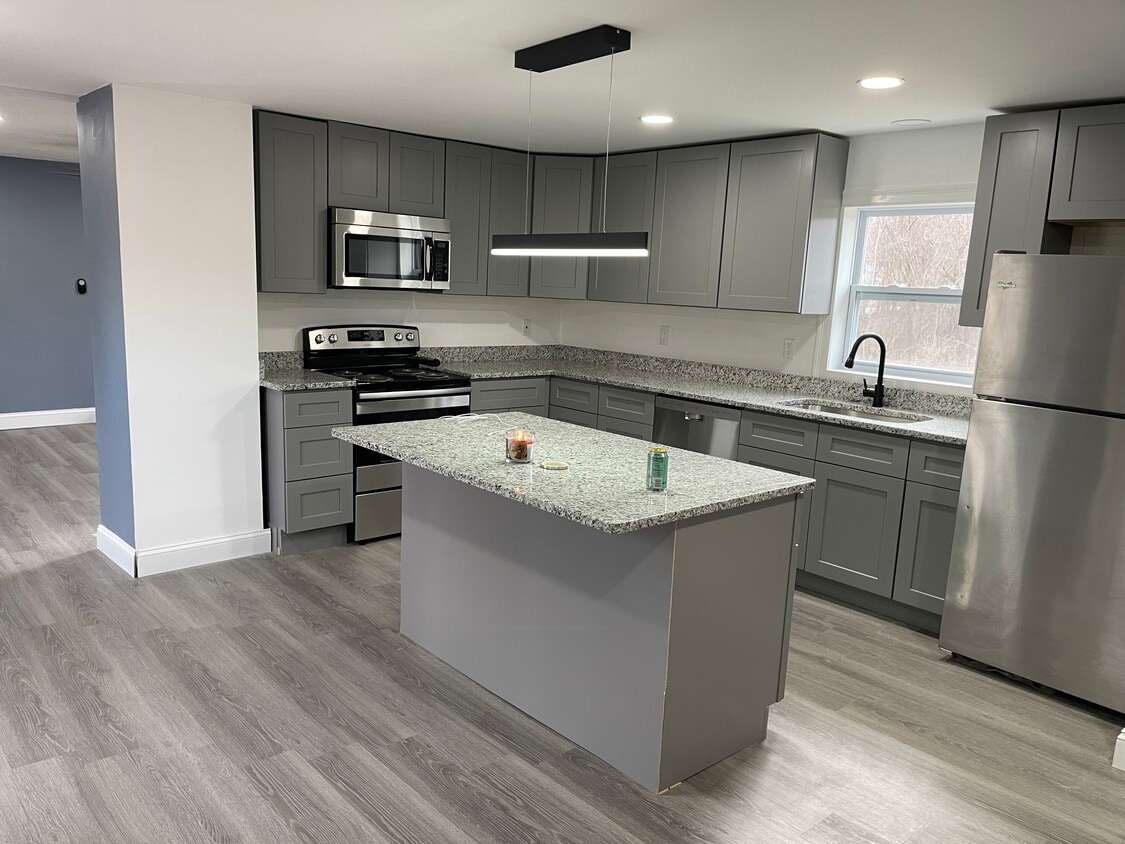 86 Sweet Hill Rd, Plaistow, NH 03865 Townhome Rentals in Plaistow NH