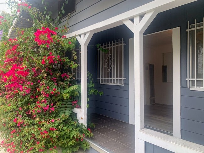 Building Photo - 1920s 2 Bedroom House With Porch And Views...