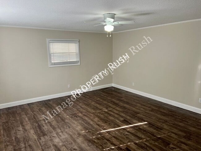 Building Photo - 209 Signal View St