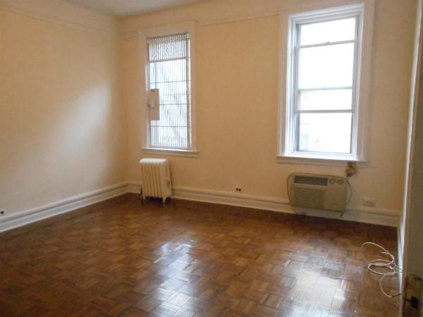 Building Photo - 200 W 92nd St
