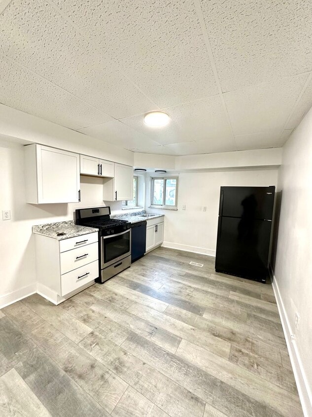 Primary Photo - Updated 1 Bedroom, 1 Bath Unit in Highland...