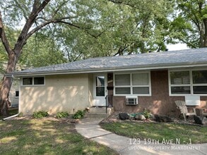 Building Photo - 123 19th Ave N