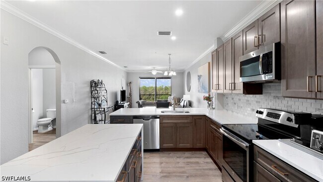 Building Photo - 9727 Acqua Ct