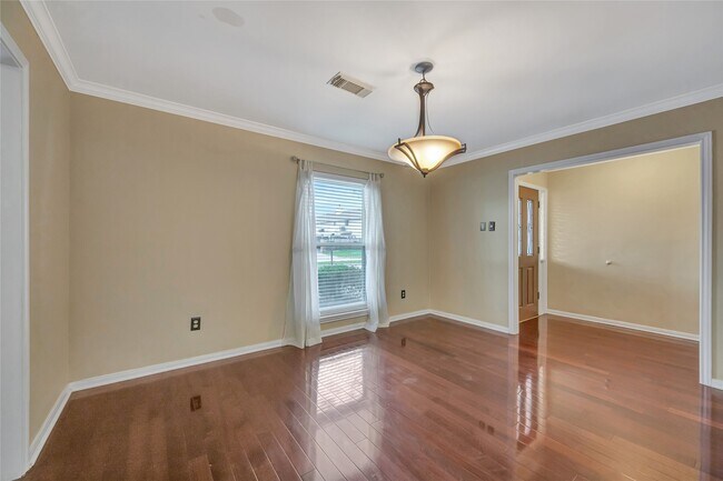 Foto del edificio - 1710 San Sebastian Ln