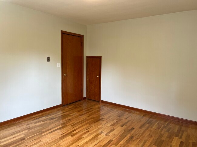 Foto del edificio - 1704 Glass Ave NE