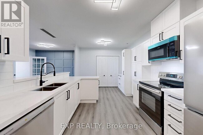 Building Photo - 115 Omni Dr