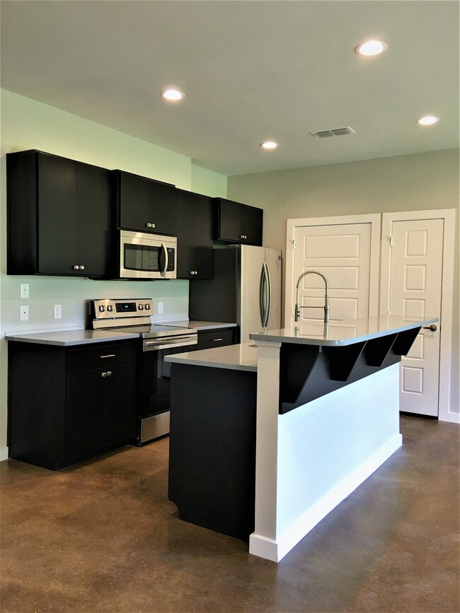 Kitchen - 10648 Brothers Ln