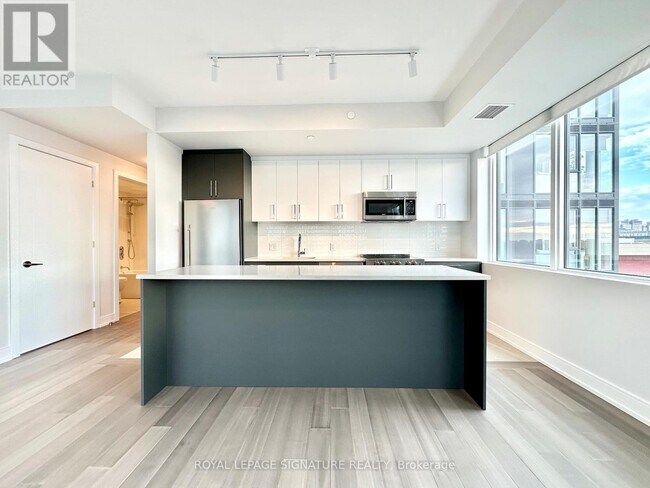 Photo du bâtiment - 664 Spadina Ave.