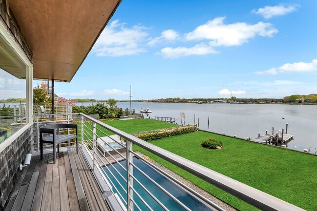 Foto del edificio - 54 Bay View Dr E