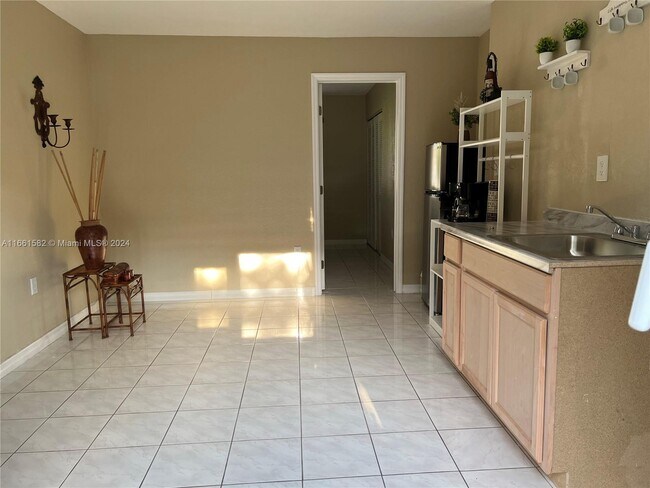 Foto del edificio - 15444 SW 99th Ave