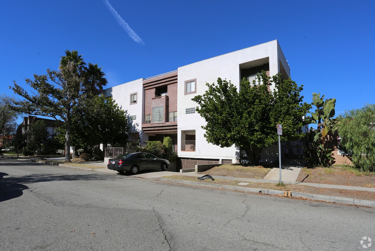 Primary Photo - 617 Alexander St
