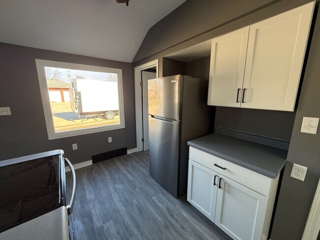 Foto del edificio - Updated 1-Bedroom Home with Garage!