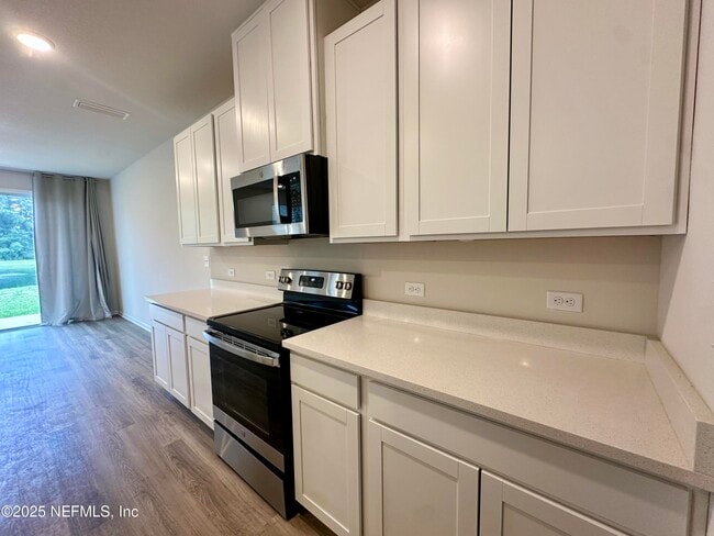 Building Photo - 1375 High Falls Dr