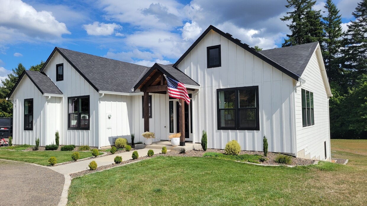 Primary Photo - 218 Hansen Rd