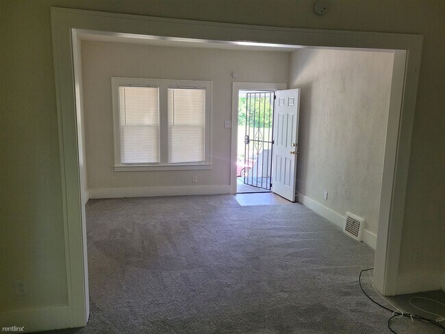 Building Photo - 3 br, 1 bath House - 15889 Lawton St