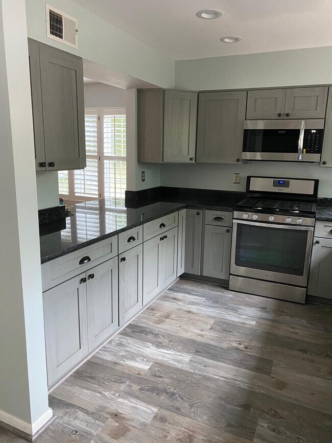 Foto del edificio - 8326 Linden Oaks Ct